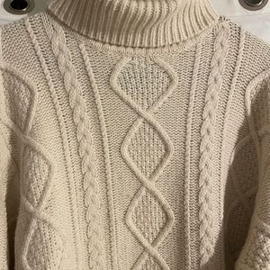 Turtle neck wool tunic fisherman sweather